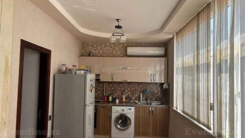 Kirayə verilir 3 otaqlı Mənzil Köhnə tikili 80 m² Sahil m. - şəkil 2