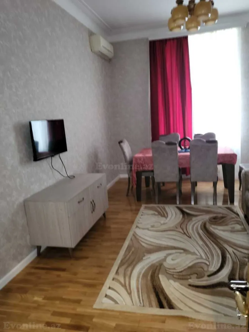 Satılır 3 otaqlı Mənzil Köhnə tikili 90 m² 28 May m.