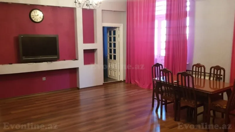 Satılır 2 otaqlı Mənzil Köhnə tikili 90 m² İçərişəhər m. - şəkil 2