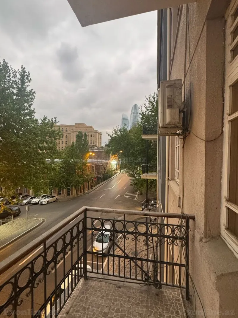 Satılır 2 otaqlı Mənzil Köhnə tikili 90 m² İçərişəhər m. - şəkil 8