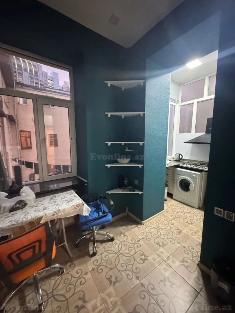 Satılır 2 otaqlı Mənzil Köhnə tikili 90 m² İçərişəhər m. - şəkil 13