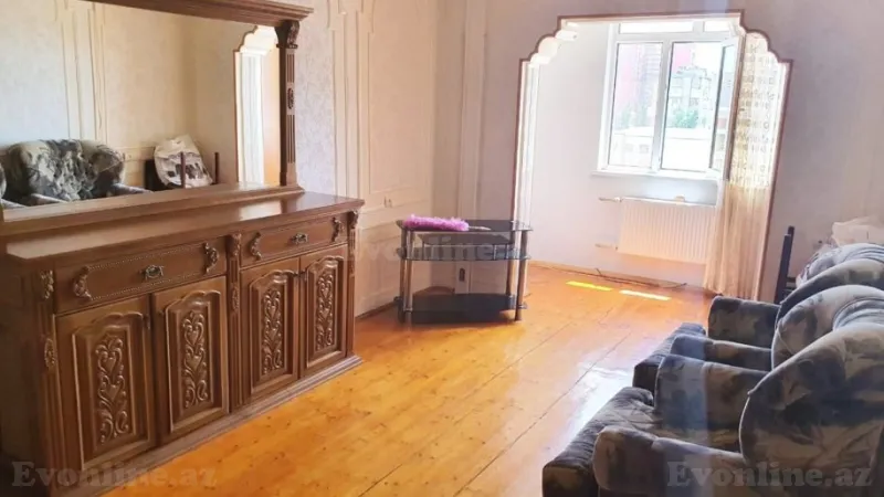 Satılır 4 otaqlı Mənzil Köhnə tikili 100 m² Yasamal r.