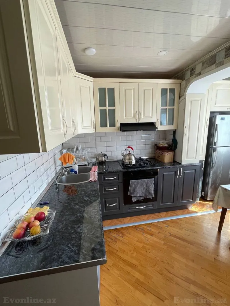 Satılır 4 otaqlı Mənzil Köhnə tikili 100 m² Neftçilər m. - şəkil 6