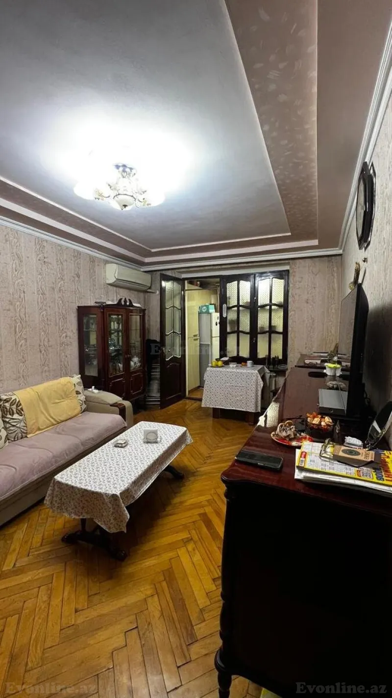 Satılır 2 otaqlı Mənzil Köhnə tikili 43 m² Neftçilər m.