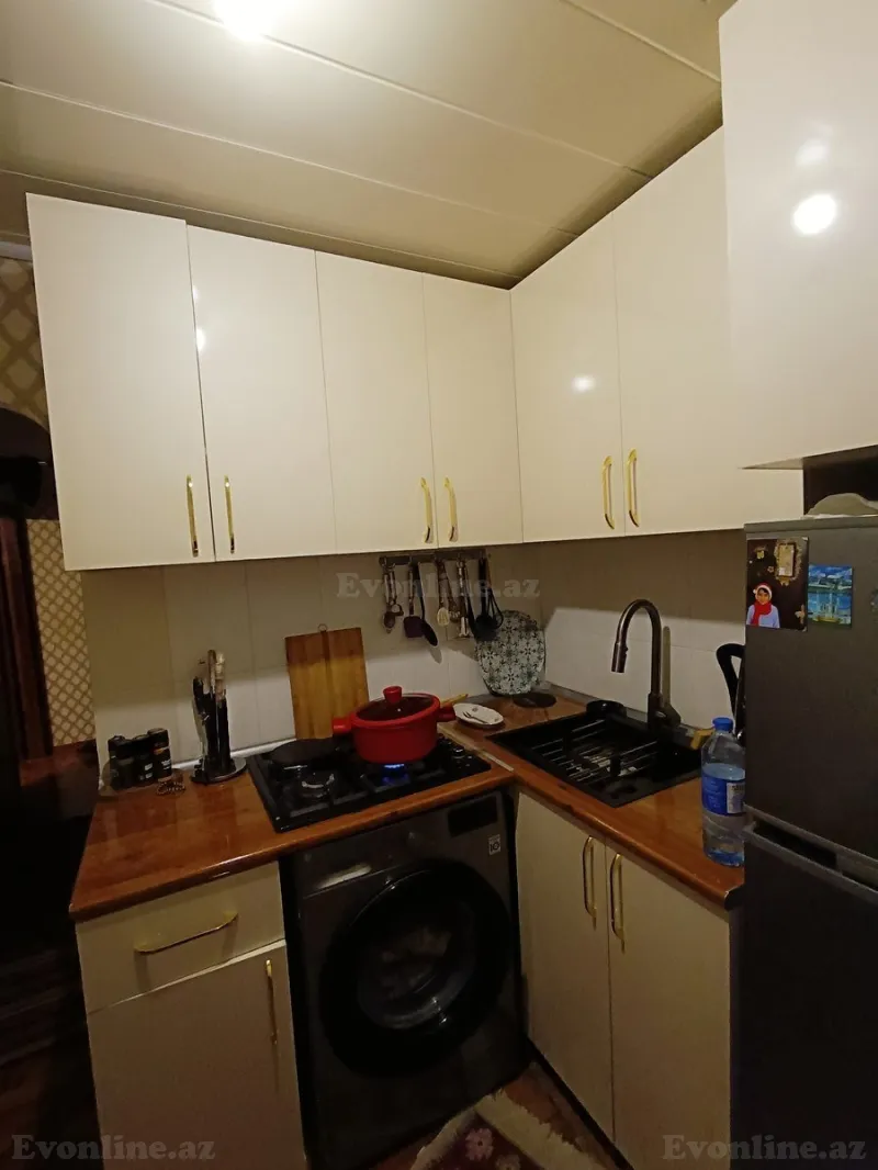 Satılır 2 otaqlı Mənzil Köhnə tikili 51 m² 8-ci kilometr