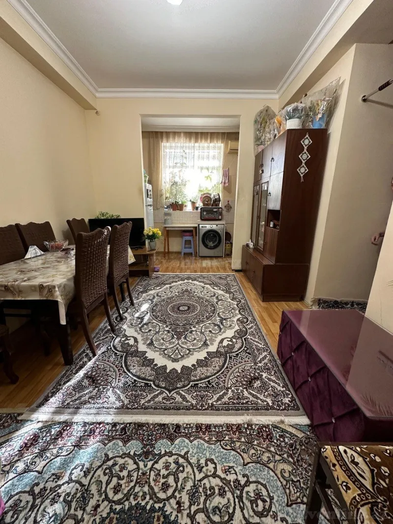 Satılır 2 otaqlı Mənzil Köhnə tikili 45 m² Massiv D