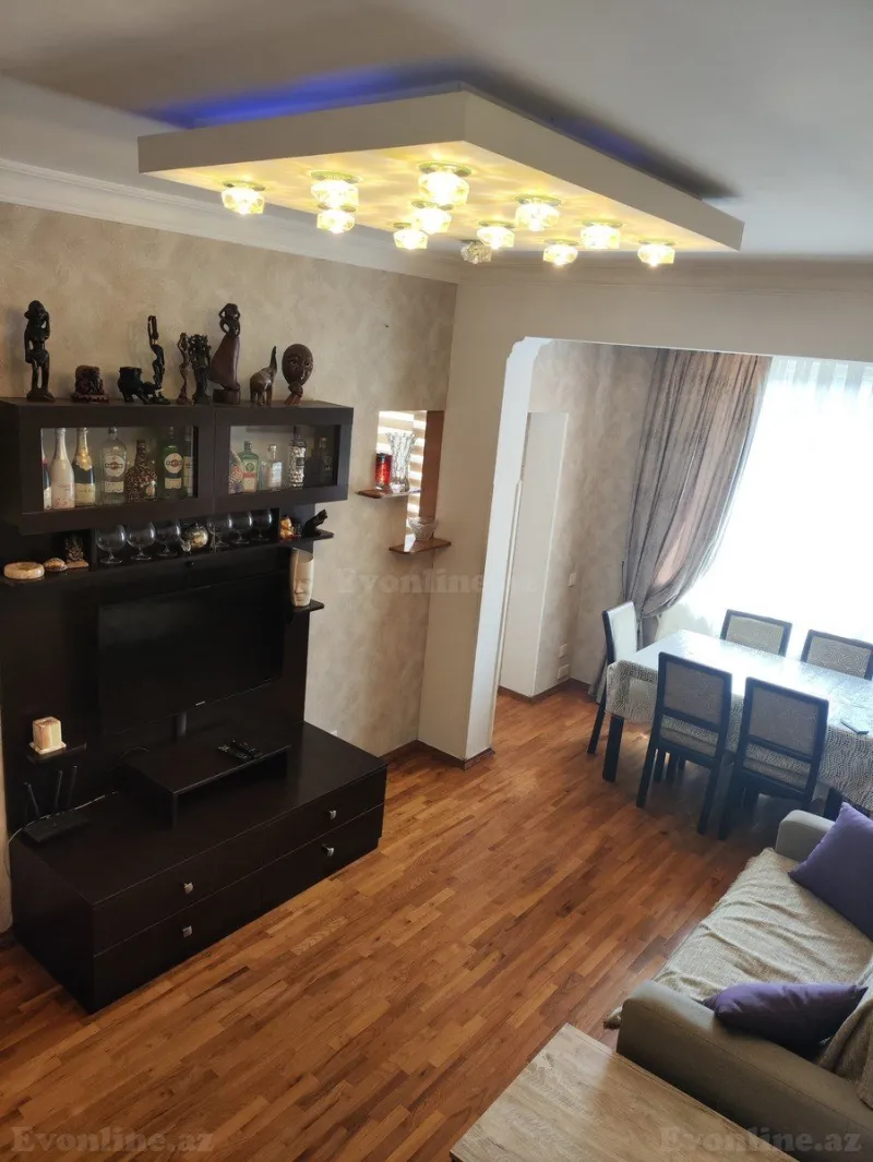 Kirayə verilir 2 otaqlı Mənzil Köhnə tikili 58 m² Gənclik m.