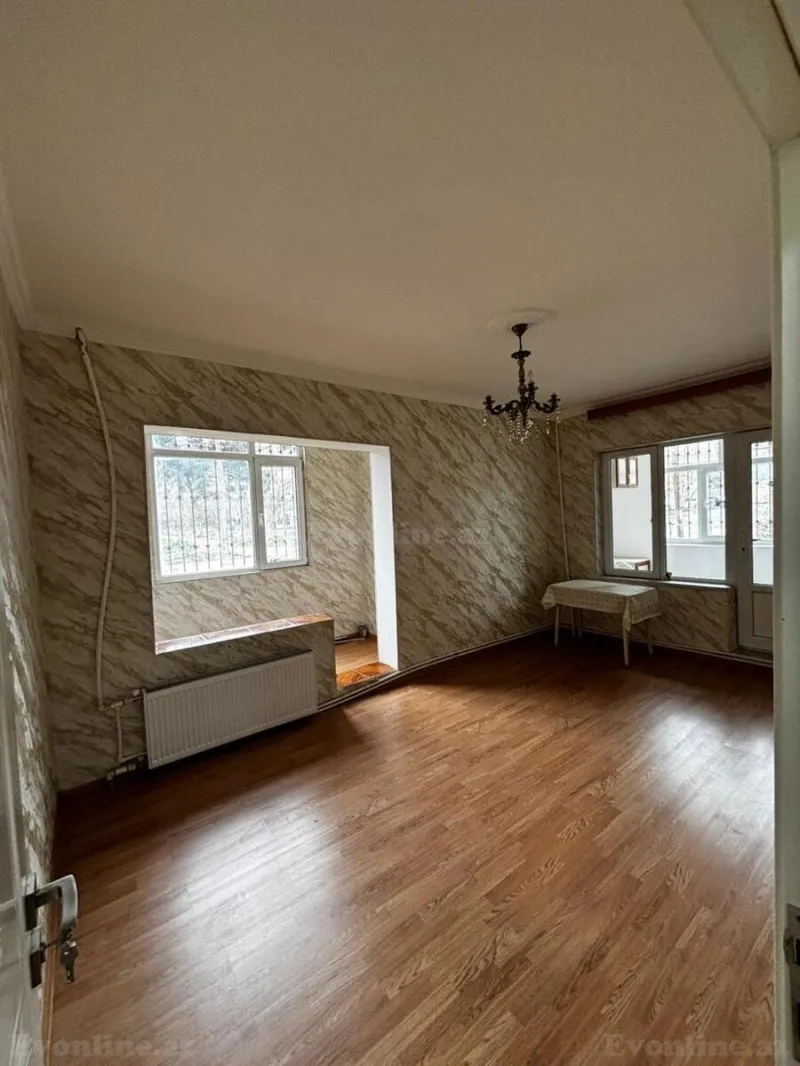 Kirayə verilir 2 otaqlı Mənzil Köhnə tikili 43 m² Qaraçuxur