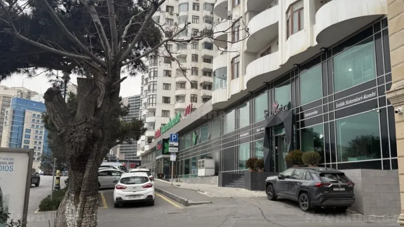 Satılır 2 otaqlı Mənzil Köhnə tikili 53 m² 8 Noyabr m.