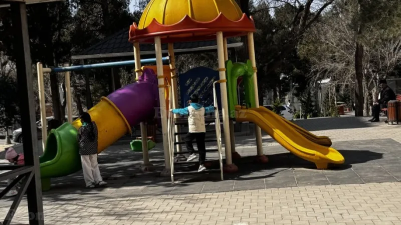 Satılır 2 otaqlı Mənzil Köhnə tikili 55 m² Massiv V