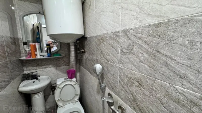 Satılır 2 otaqlı Mənzil Köhnə tikili 42 m² 7-ci mikrorayon - şəkil 9