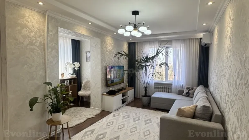 Satılır 2 otaqlı Mənzil Köhnə tikili 60 m² Xalqlar Dostluğu m. - şəkil 2