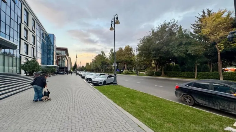 Kirayə verilir Ofis 150 m² Gənclik m.