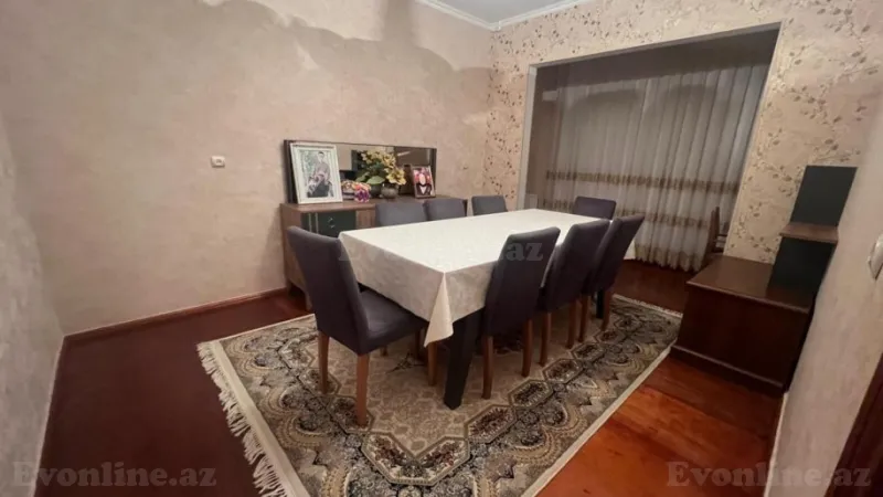 Satılır 4 otaqlı Mənzil Köhnə tikili 100 m² Qaraçuxur