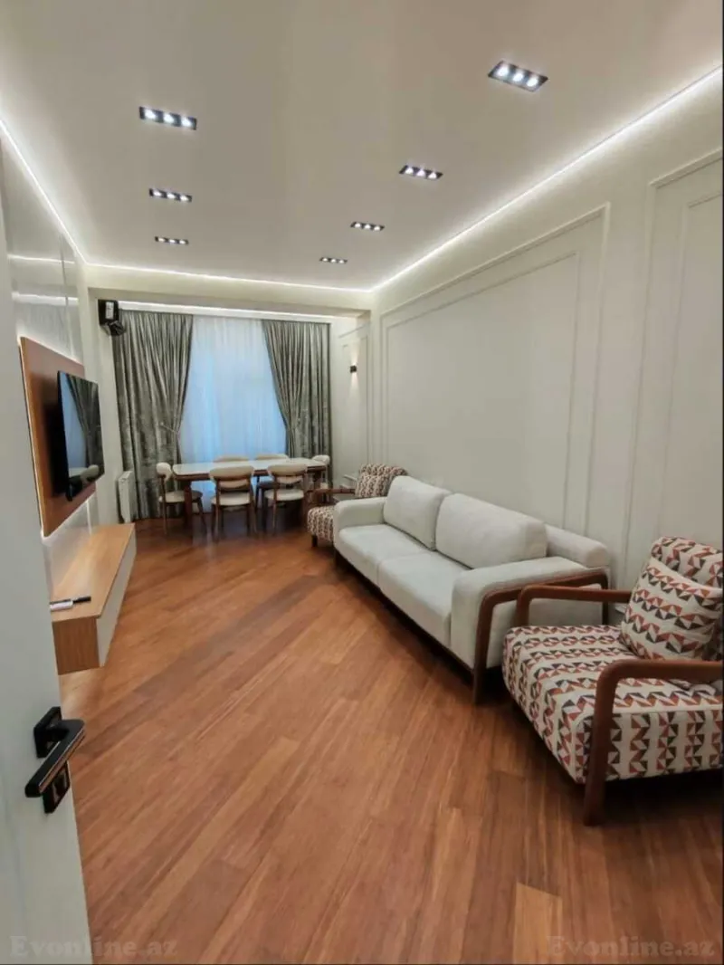 Satılır 2 otaqlı Mənzil Yeni tikili 70 m² 28 May m. - şəkil 2