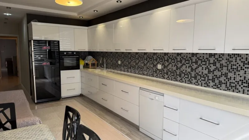 Kirayə verilir 3 otaqlı Mənzil Yeni tikili 130 m² Nəriman Nərimanov m. - şəkil 6