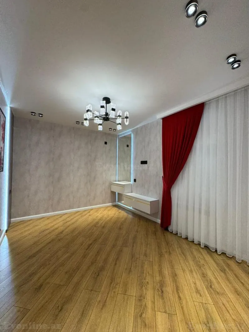 Satılır 3 otaqlı Mənzil Köhnə tikili 65 m² Neftçilər m.