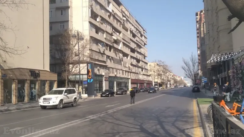 Satılır 3 otaqlı Mənzil Köhnə tikili 85 m² Nərimanov r.