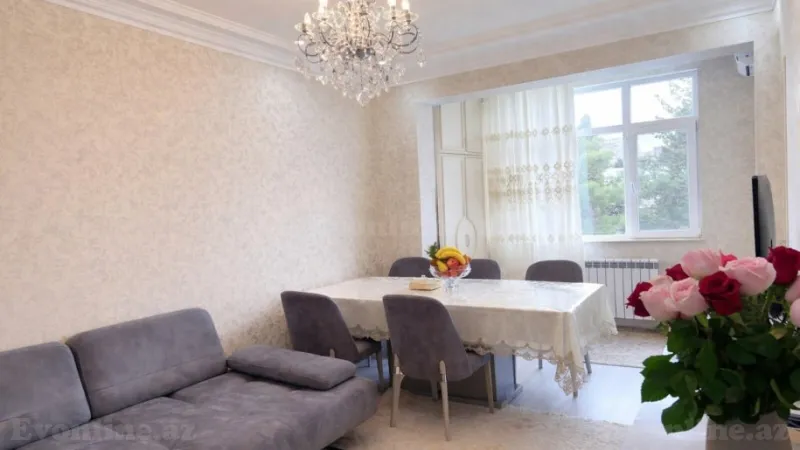 Satılır 3 otaqlı Mənzil Köhnə tikili 80 m² Azadlıq prospekti m.