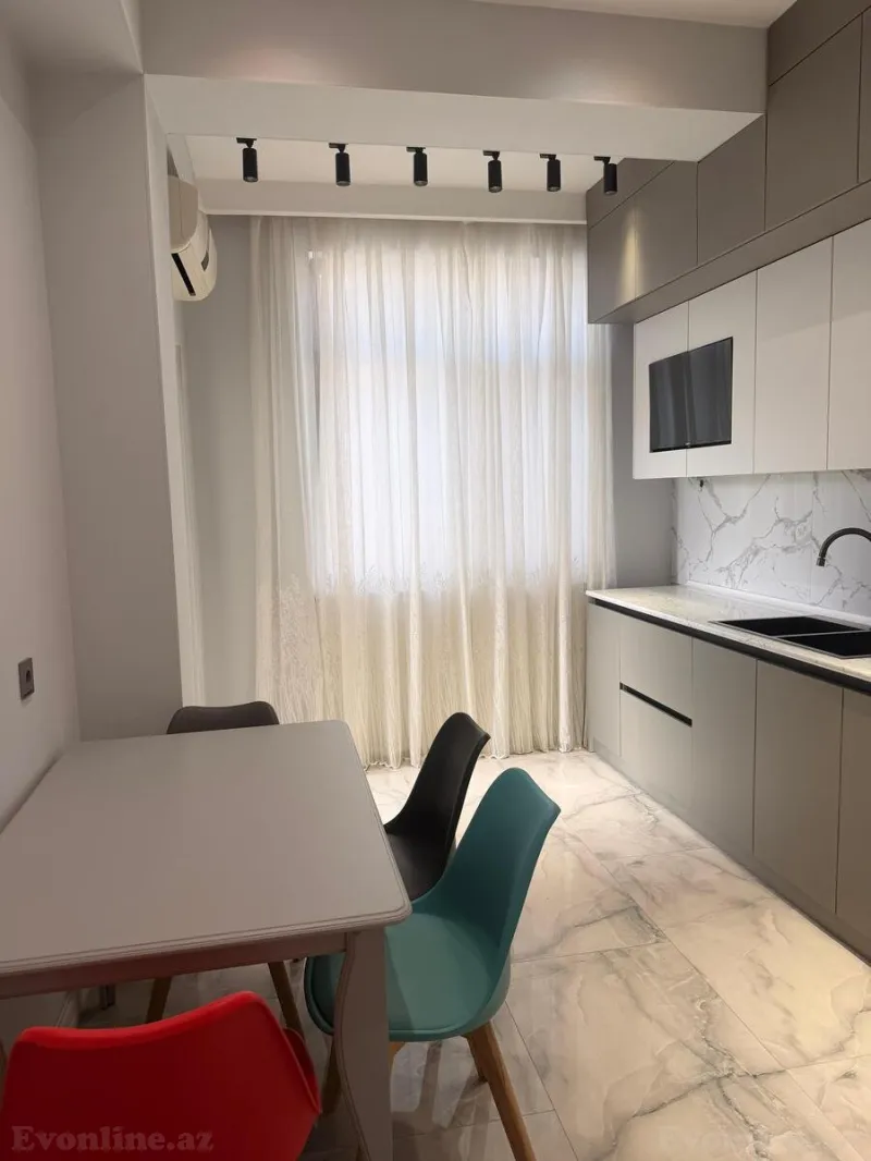 Satılır 2 otaqlı Mənzil Yeni tikili 70 m² Nəsimi r. - şəkil 3