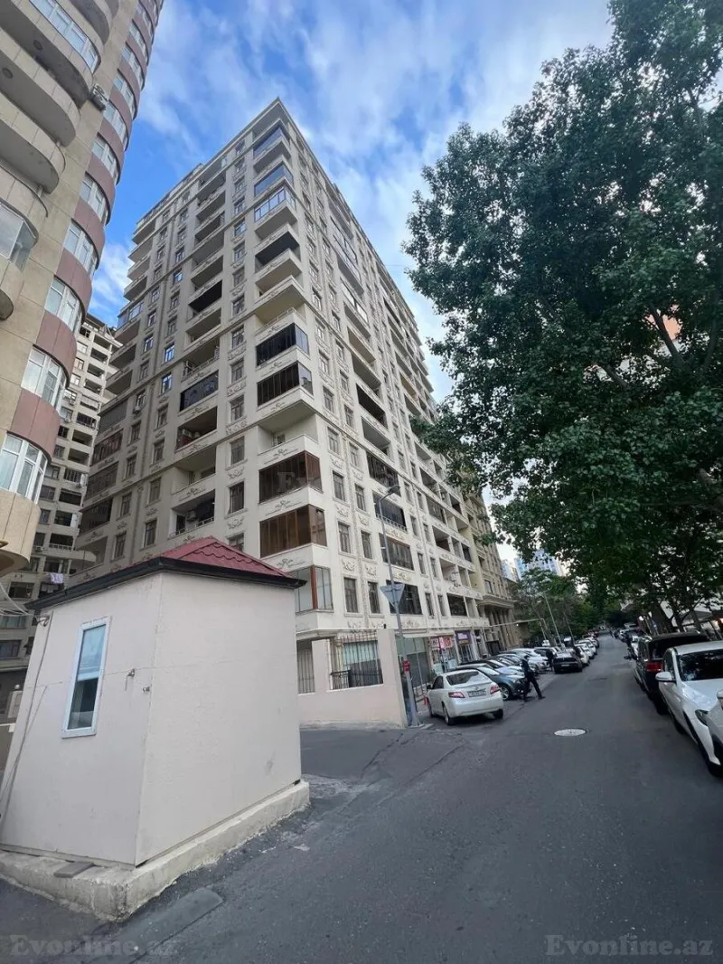 Satılır 3 otaqlı Mənzil Yeni tikili 100 m² Gənclik m.