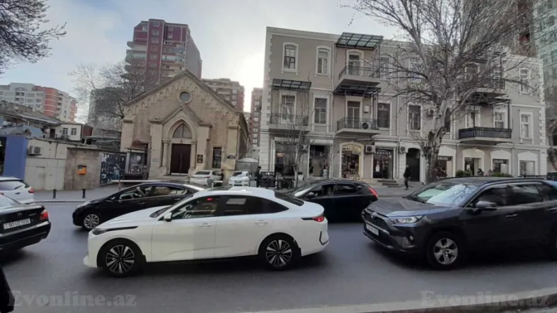 Satılır 3 otaqlı Mənzil Köhnə tikili 82 m² 28 May m.