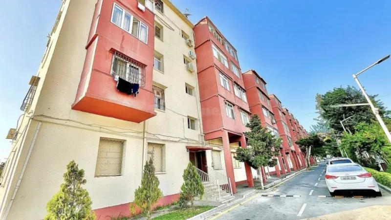 Bakı, Nizami r., Neftçilər m., 8-ci kilometrda 1 otaqlı mənzil satılır