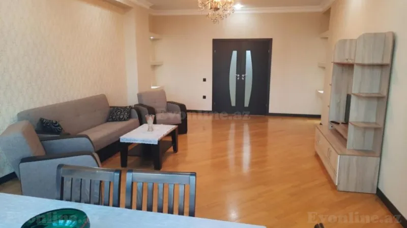 Kirayə verilir 3 otaqlı Mənzil Yeni tikili 138 m² 8 Noyabr m.