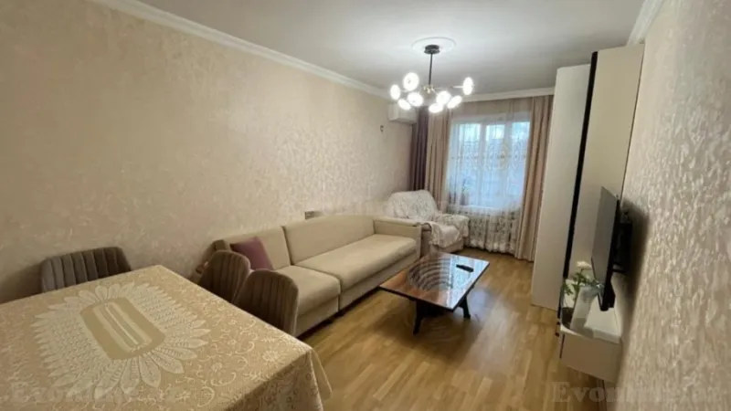 Satılır 2 otaqlı Mənzil Köhnə tikili 70 m² 8 Noyabr m. - şəkil 3