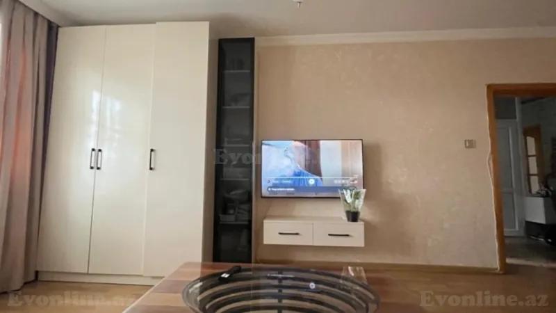 Satılır 2 otaqlı Mənzil Köhnə tikili 70 m² 8 Noyabr m. - şəkil 5