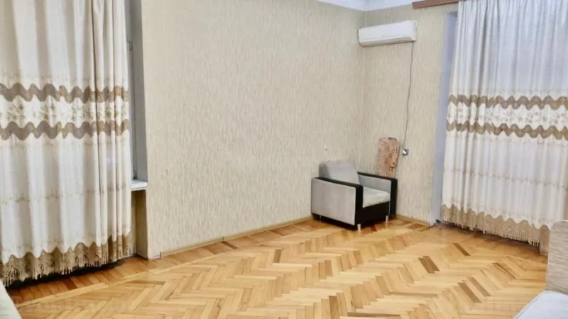 Kirayə verilir 2 otaqlı Mənzil Köhnə tikili 70 m² Nəriman Nərimanov m.