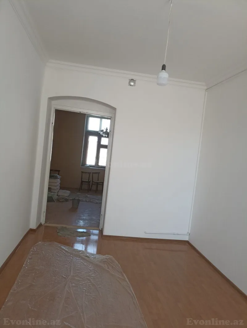 Satılır 2 otaqlı Mənzil Köhnə tikili 60 m² Binəqədi r. - şəkil 2