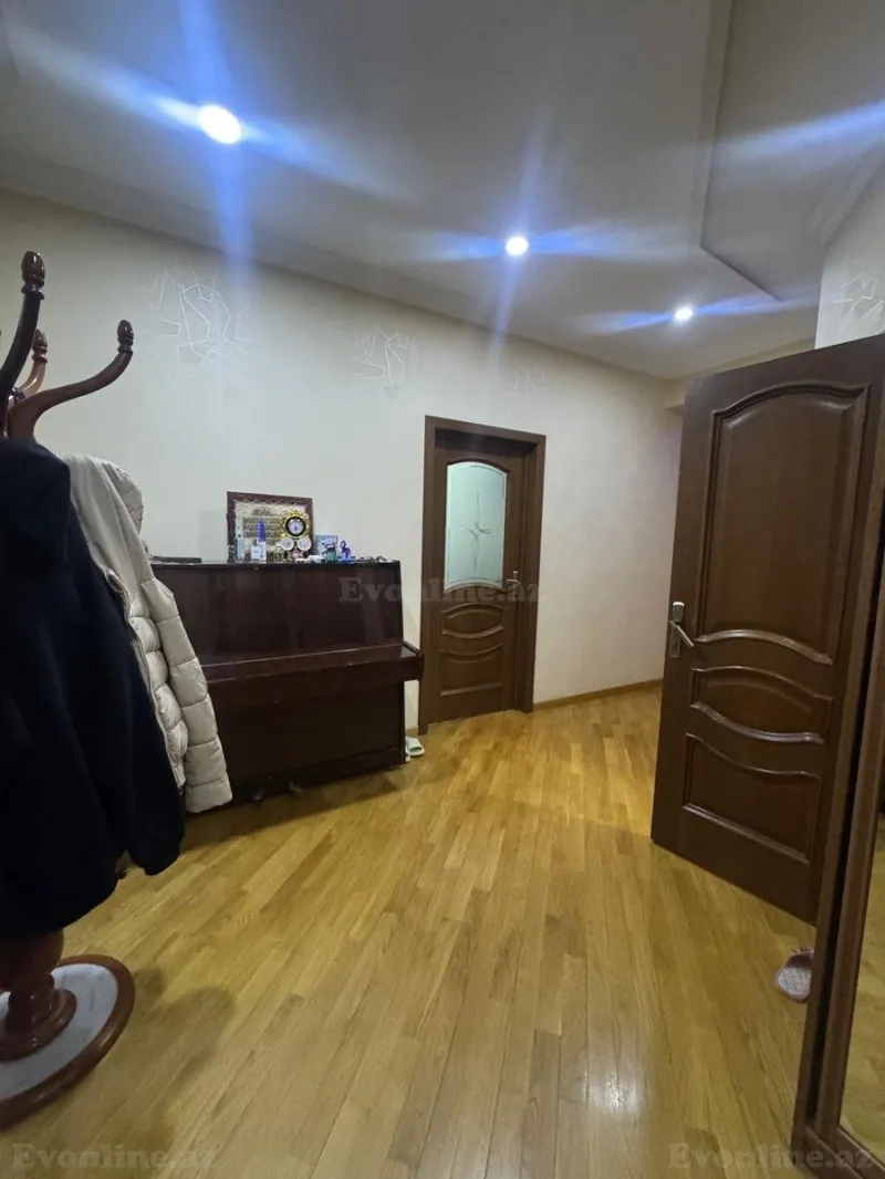 Satılır 3 otaqlı Mənzil Yeni tikili 136 m² 20 Yanvar m. - şəkil 13