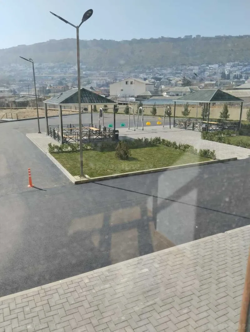 Satılır 4 otaqlı Mənzil Yeni tikili 120 m² Səbail r. - şəkil 2