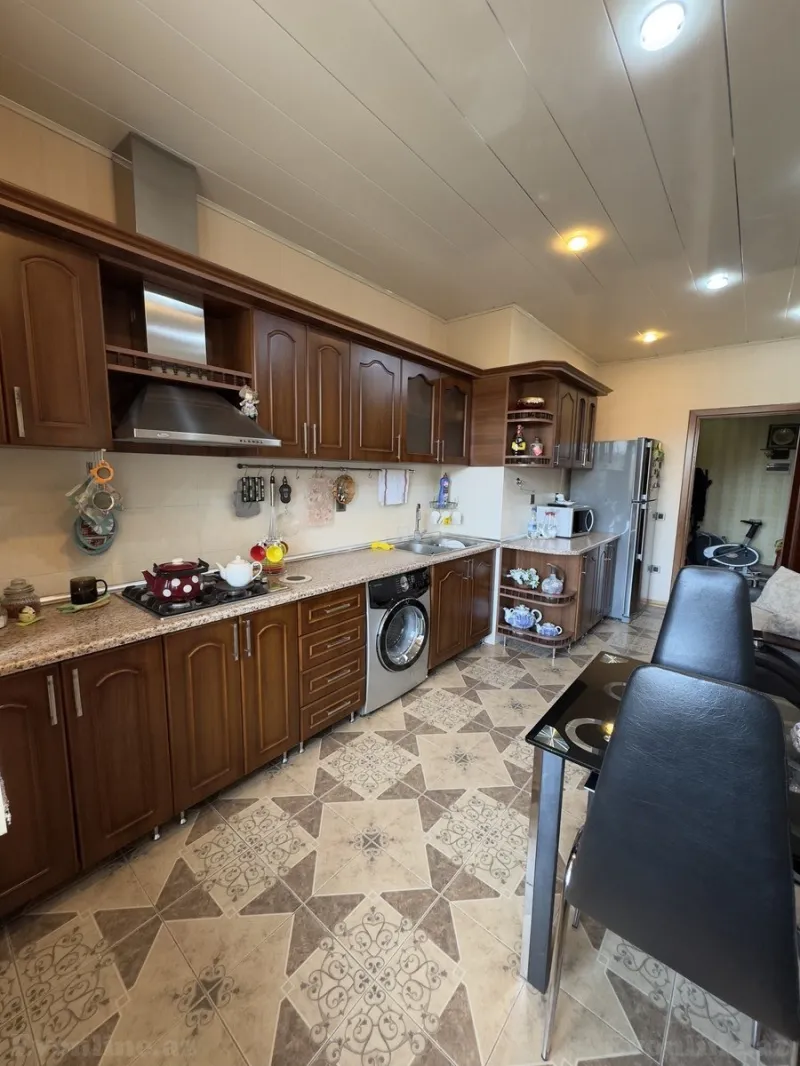 Satılır 3 otaqlı Mənzil Yeni tikili 130 m² Yasamal - şəkil 2