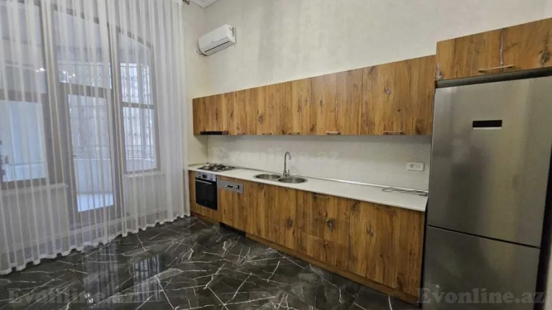 Kirayə verilir 4 otaqlı Mənzil Köhnə tikili 250 m² Sahil m. - şəkil 7