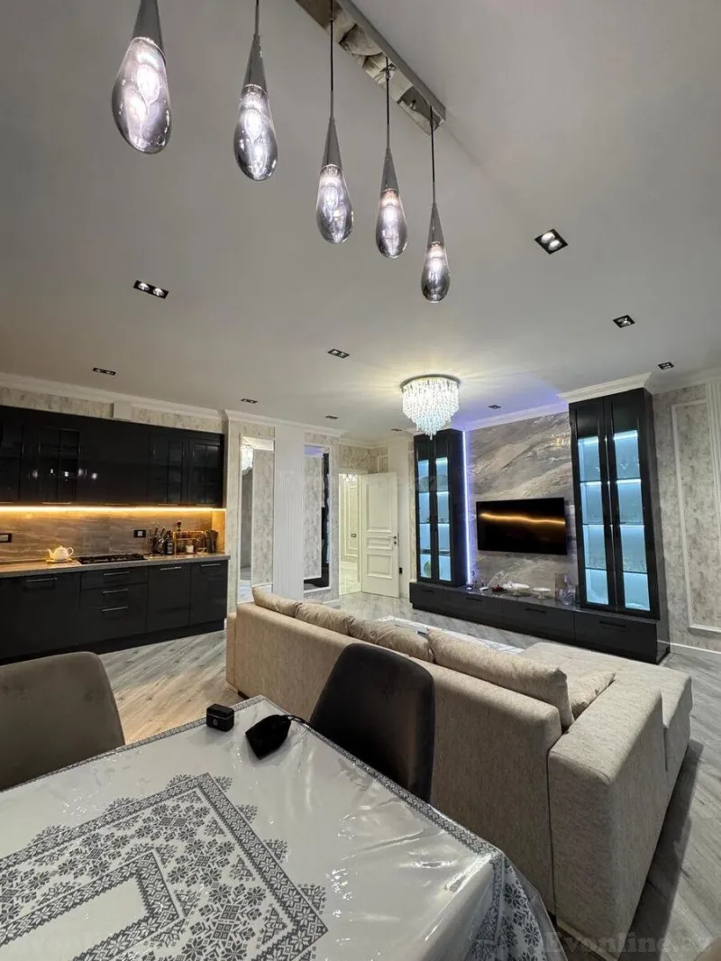 Satılır 4 otaqlı Mənzil Yeni tikili 138 m² Xətai r. - şəkil 2