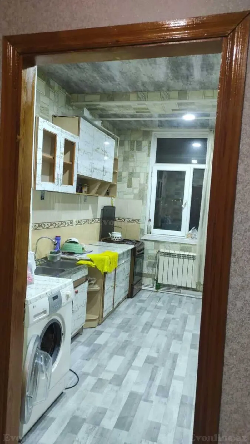 Kirayə verilir 3 otaqlı Mənzil Yeni tikili 220 m² 3-cü mikrorayon