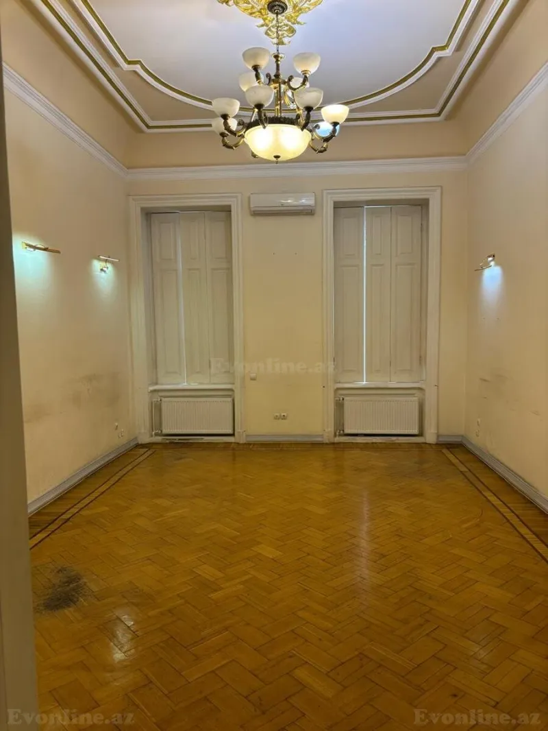 Kirayə verilir Obyekt 400 m² 28 May m.