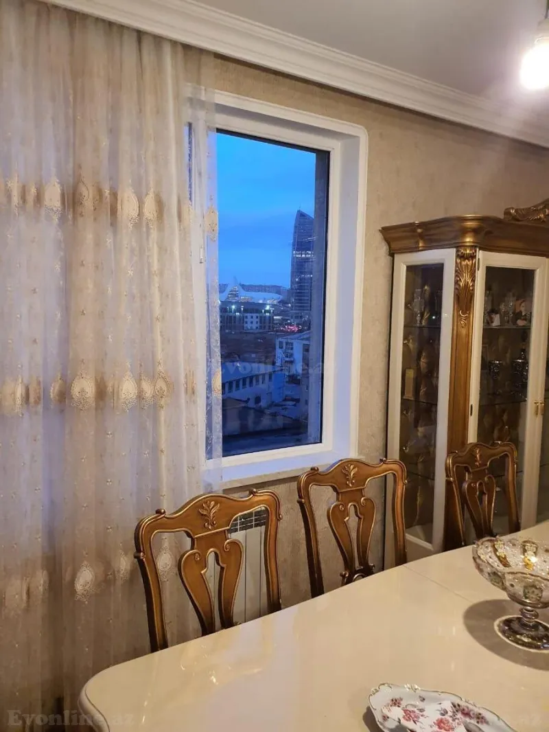 Kirayə verilir 2 otaqlı Mənzil Yeni tikili 95 m² Xətai m.