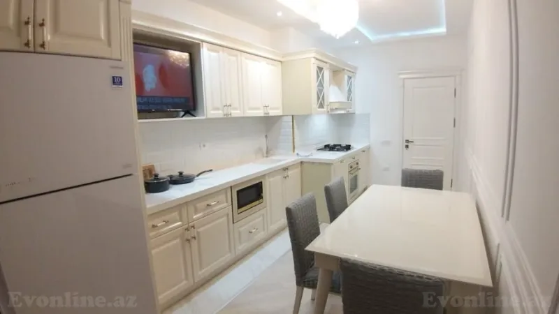 Kirayə verilir 3 otaqlı Mənzil Yeni tikili 130 m² Xətai m. - şəkil 15