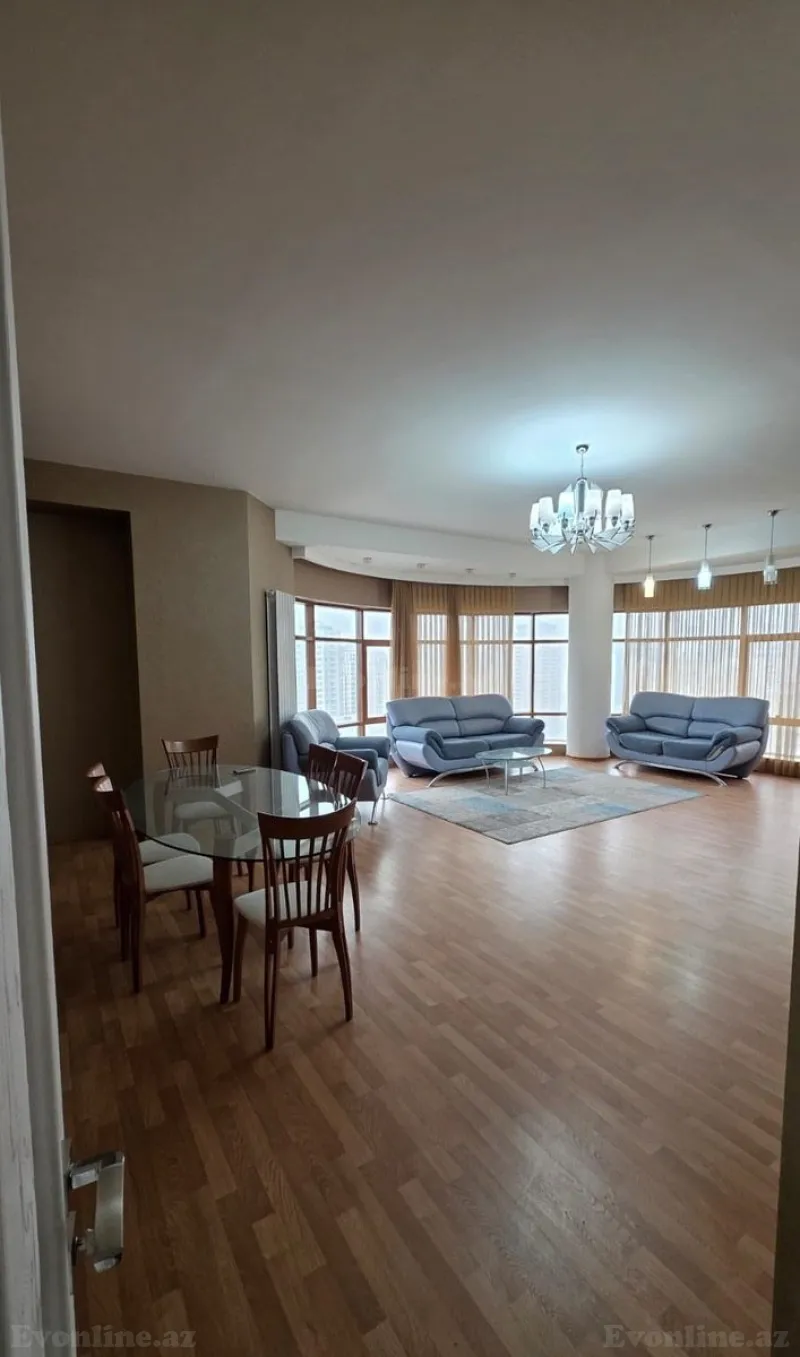 Kirayə verilir 4 otaqlı Mənzil Yeni tikili 200 m² 28 May m.