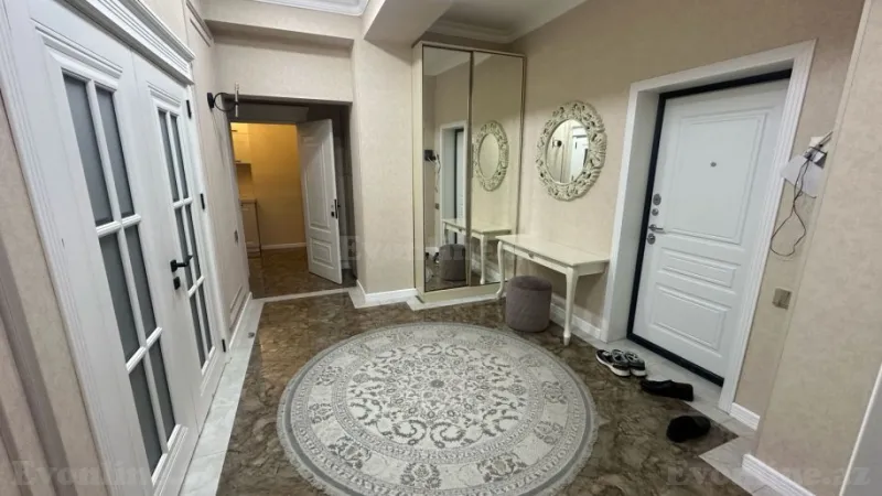 Kirayə verilir 3 otaqlı Mənzil Yeni tikili 102 m² 8-ci mikrorayon