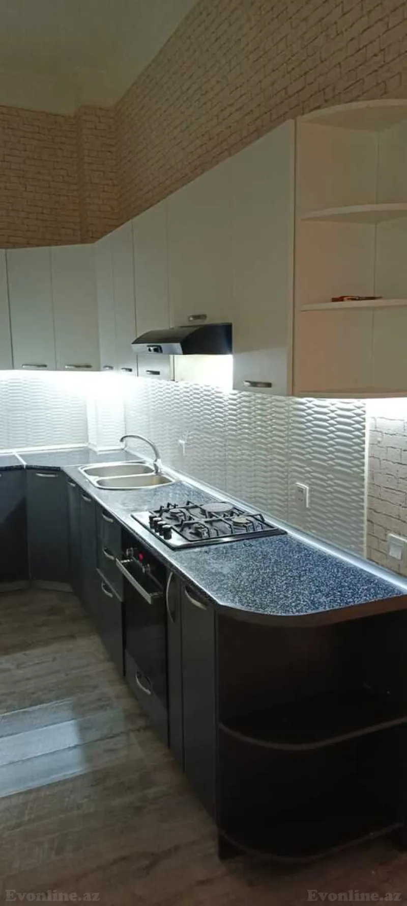 Satılır 2 otaqlı Mənzil Köhnə tikili 53 m² Sahil m. - şəkil 5