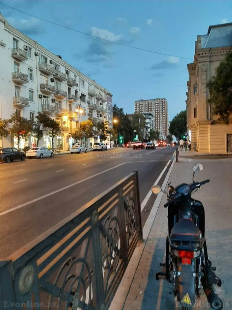 Satılır 3 otaqlı Mənzil Köhnə tikili 94 m² Nəsimi r. - şəkil 12