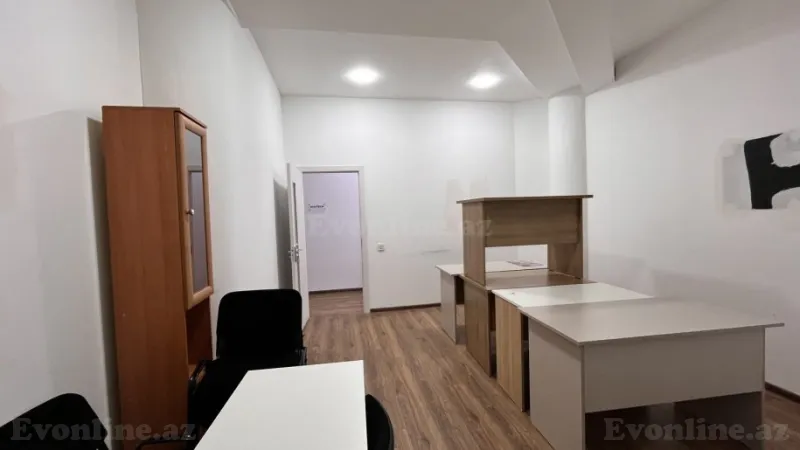 Kirayə verilir Ofis 18 m² Sahil m.