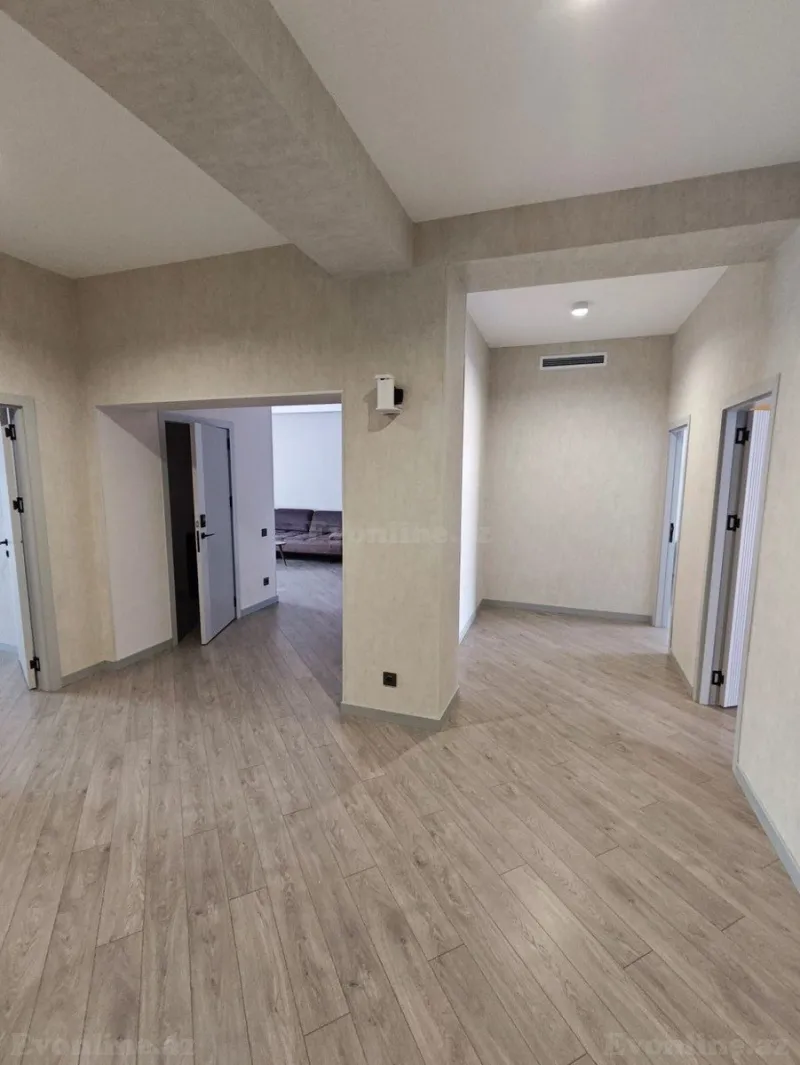 Satılır 4 otaqlı Mənzil Yeni tikili 140 m² Xətai r. - şəkil 8