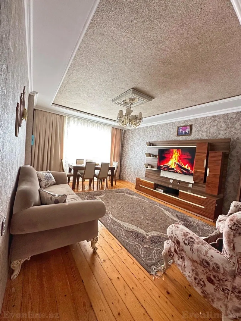 Satılır 2 otaqlı Mənzil Köhnə tikili 56 m² Qaraçuxur