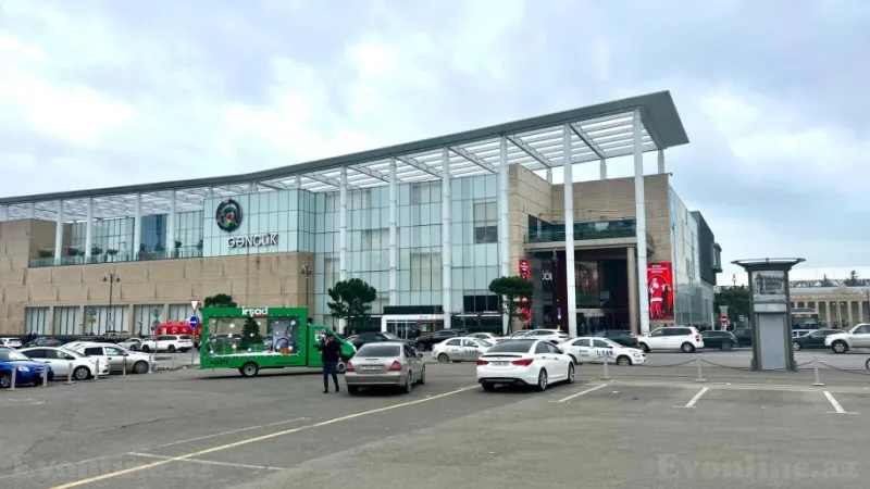 Satılır 3 otaqlı Mənzil Köhnə tikili 75 m² Gənclik m.