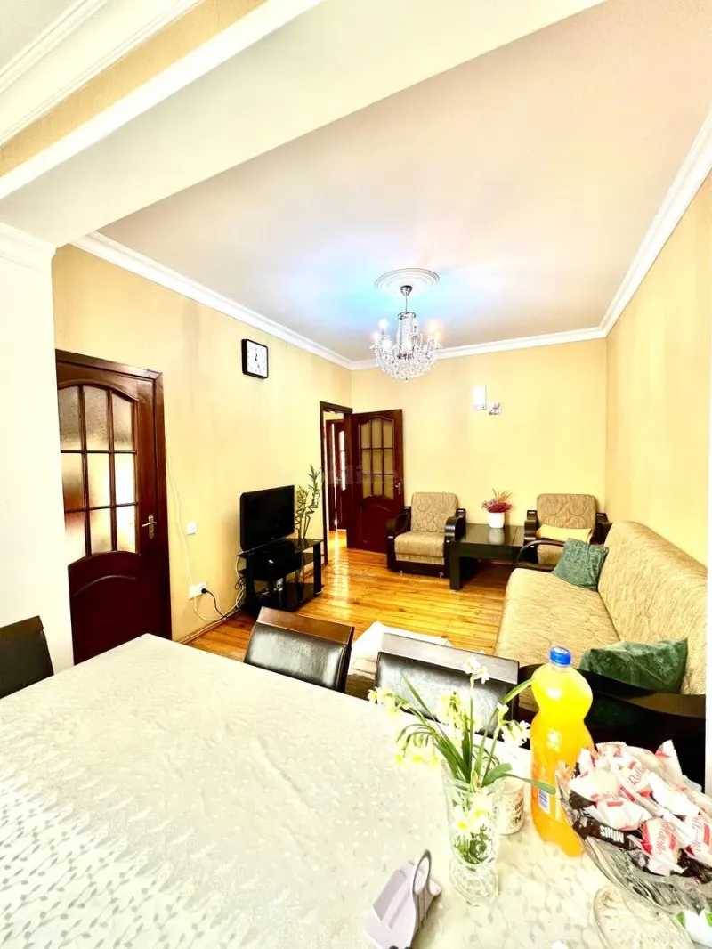 Satılır 3 otaqlı Mənzil Köhnə tikili 75 m² Gənclik m. - şəkil 3